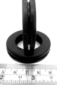 Buje de cableado de ojal de goma de 1 1/2" para panel de 1/16 de espesor, tiene 1 1/8 ID - Imagen 1 de 10