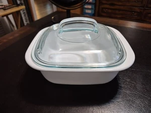 Corningware Simply lite 1.5 Quart with Pyrex Handled Lid Excellent Condition - Picture 1 of 4