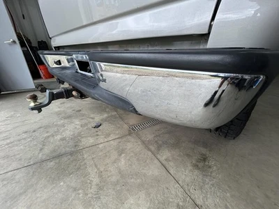 Conjunto de parachoques trasero usado para camioneta Chevrolet Silverado 1500 2007 paso B Foto 1 de 4