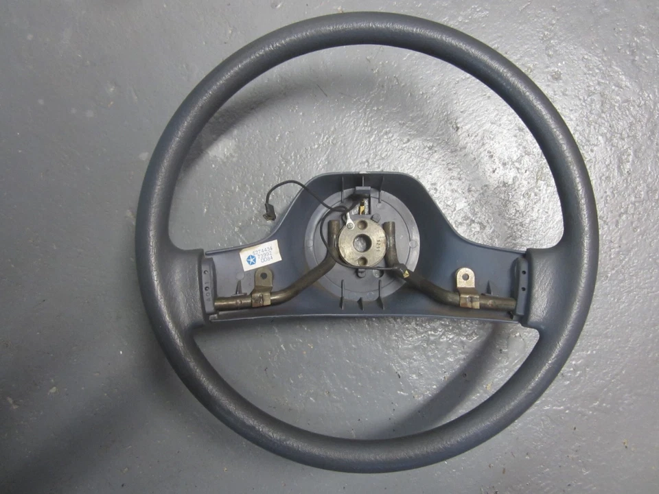 Camión Dodge serie D/W 90-93 Ramcharger volante de 2 radios azul 5274434 Foto 1 de 4