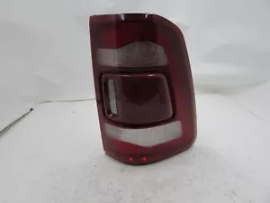 Dodge Ram 1500 2019-2021 OEM derecha derecha LED luz trasera borde rojo sin punto ciego B8 - Imagen 1 de 12