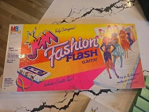 Gioco da tavolo vintage 1986 Jem Fashion Flash Milton Bradley - Foto 1 di 8