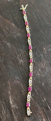 10kt Gold Natural Pink/Red Garnet Tennis Bracelet. - Image 1 of 4