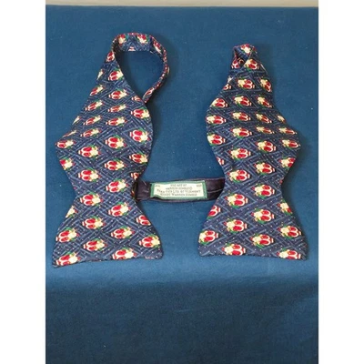 Beau Ties LTD Papá Noel Navidad Invierno Pajarita 100% Seda Foto 1 de 3