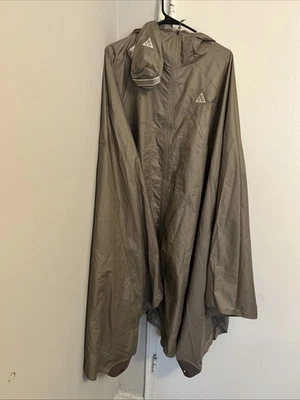 Nike ACG CORDURA MT. PONCHO FUJI ROPE DE DOPE EMBALABLE CAMUFLAJE VERDE TALLA ÚNICA Foto 1 de 4