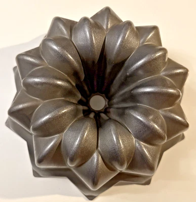 Nordic Ware Star Konvolut Dose/Pfanne einmal benutzt - Bild 1 von 4