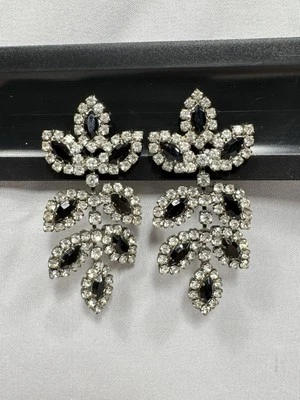 Estrás negro vintage firmado por Kenneth Lane Foto 1 de 4