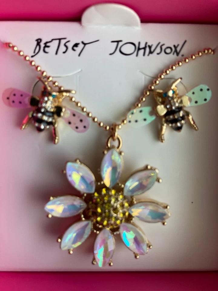 Betsey Johnson Daisy Necklace & Honeybee Earrings Boxed Set