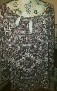 NWT Jennifer Lopez Women's 0X Sexy Stretch Snakeskin Print Blouse Shirt Brown - Picture 1 of 6