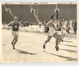 STANFORD Runner CLYDE JEFFREY Wins Sprint VINTAGE 1940 Press Photo - Picture 1 of 2