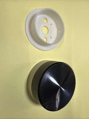 Ручка регулировки громкости ONKYO TX-NR609 с белым отражателем - Изображение 1 из 4