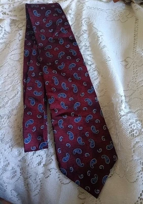 🩶 Vtg L’Atelier Dress Tie Mens Size 60” 4” Burgundy Blue Paisley Silk  - Image 1 of 3