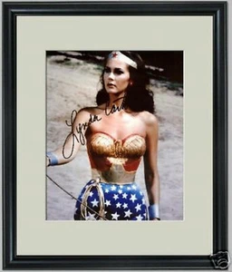 Lynda Carter Wonder Woman signed framed photo   - Picture 1 of 1