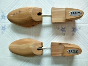 VTG BALLY OF SWITZERLAND CEDAR WOODEN SPRING LOADED SHOE SHAPER Savers SIZE S - Picture 1 of 12