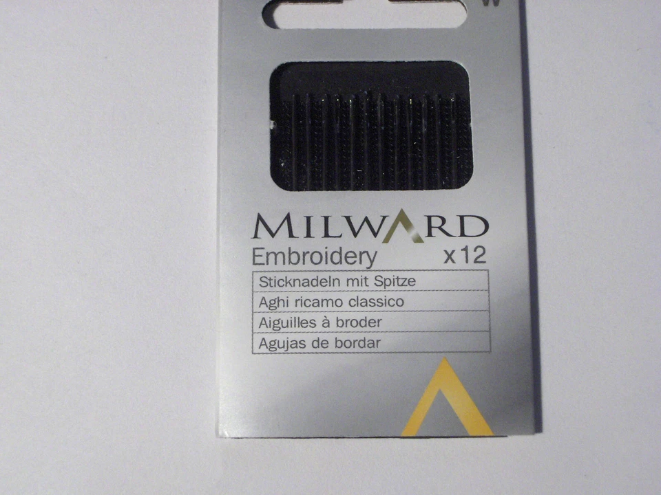 BUSTINA CON 12 AGHI ACCIAIO DA RICAMO CLASSICO MILWARD N° 1/5 ART 2131107 - Immagine 1 di 1