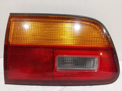 Luz trasera interior izquierda Toyota Sienna 1998 a 2000 81680-08010 Foto 1 de 2