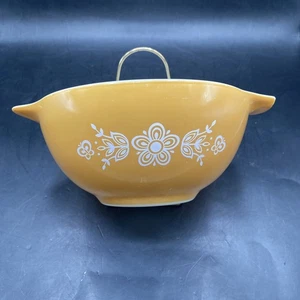 Pyrex 442 - 1-1/2qt Butterfly Gold Cinderella Nesting Mixing Bowl 7-1/4" - Picture 1 of 13