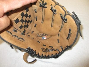 Wilson A300 Baseball Glove 11 1/2" A2457 Youth Right Hand Throw RHT - Picture 1 of 7