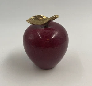 Vtg MCM Red Alabaster Marble Stone Apple  Brass Stem Leaf Paperweight  Taiwan - Picture 1 of 6