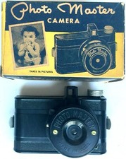 VINTAGE PHOTO MASTER PLASTIC FILM CAMERA WITH 50mm LENS IN ORIGINAL BOX 