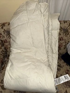 LL Bean Baffle Box Queen down comforter Cream Retail $379 * Store Return* NWOT - Picture 1 of 12