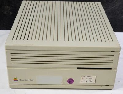 Vintage Apple Macintosh IIci M5780 empty case D6724 - Image 1 of 4