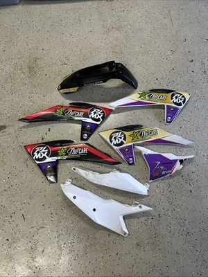 Kit de plástico KTM 450 SXF 2023 OEM cubiertas de plástico paneles laterales guardabarros SXF SX Foto 1 de 4
