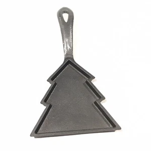 Cast Iron Pan Christmas Tree Skillet Small Baking Holiday Decor Arts Crafts DIY - Picture 1 of 6