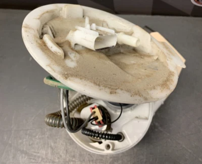 Ford Mustang GT 2019 OEM bomba de combustible montaje suspensión usada Foto 1 de 4