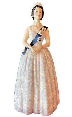 1973 Queen Elizabeth II HN2502 – Royal Doulton Figurine - Very Rare - 240/750 - Image 1 of 4