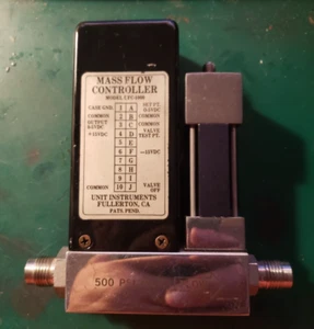 Unit UFC-1000, Mass Flow Controller, Gas- BC13, Range- 10 SCCM, 1/4" ..(C11B2) - Bild 1 von 12