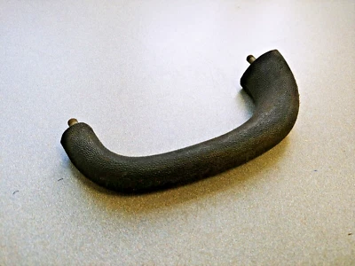 EXCELLENT USED ORIGINAL GENUINE PORSCHE 356B 356C 356SC DASH GRAB HANDLE - Image 1 of 4