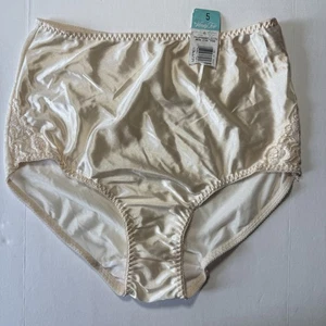 NWT Vtg Vanity Fair Panties Sz 5 Lace Insert #13074 Silky High Waist Brief USA - Picture 1 of 10