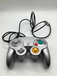 NINTENDO GAMECUBE PLATINUM/SILVER CONTROLLER OEM! OFFICIAL TESTED! LOOK!!!! - Picture 1 of 6