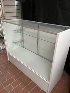 retail shop counter - Picture 1 of 2