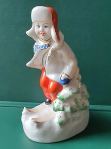 RARE Fine ceramic figurine of the Soviet period - Boy on skis Majolica, ceramics - Picture 1 of 12