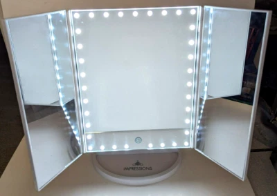 Впечатления тройной макияж зеркало светодиодные лампы сенсорный экран 14,1/8 «x 9,5» сложенный - Изображение 1 из 4