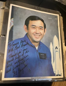 LT. CORONEL ELLISON S. "EL" ONIZUKA - FOTOGRAFÍA AUTOGRAFIADA 1978 JSCL-185 - Imagen 1 de 15