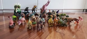 dinosauri giocattolo 45 pezzi T-rex,brachilosauro velociraptor triceratopo..... - Foto 1 di 4