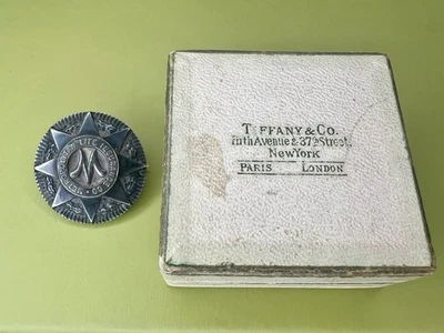 TIFFANY STERLING METROPOLITAN LIFE INSURANCE FAITHFUL SERVICE PIN ORIGINAL BOX - Image 1 of 4