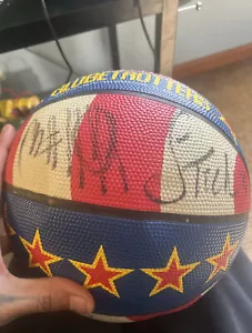 Signed Harlem Globetrotters Basketball With Signatures VTG 1994. *Details* - Picture 1 of 4