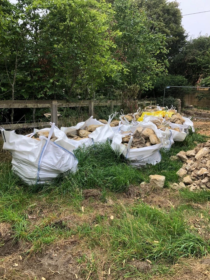 reclaimed building stone - Image 1 of 1