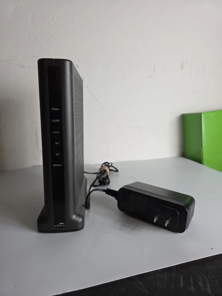 ARRIS TM3402A telephone / cable Modem with power adapter - Image 1 of 4