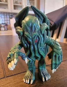 Diamond Select Toys Vinimates Cthulhu Vinyl Figure H. P. Lovecraft 2017 - Picture 1 of 4