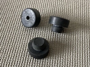 Moog Slim Phatty Rubber Foot Replacement - Afbeelding 1 van 1