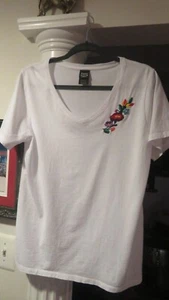 Top de mujer bordado a mano, arte popular húngaro Kalocsa, camiseta con cuello en V grande - Imagen 1 de 5