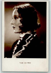 39651097 - by Molo, Trude Amag iris 6110 film actor