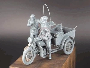 Cix Models 1/35 Mototriciclo Guzzi Modello 32 avec équipage et radio WWII (2fig) CIXM054 - Photo 1/1