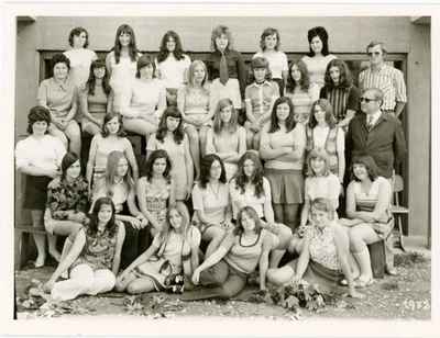 Schulklasse Mädchen Pubertät Minirock Hippie Franken Vintage 1972 STENGLEIN # 12 - Bild 1 von 2