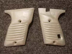 Custom Grips Cobra FS380, Lorcin L380 Pearl White - Picture 1 of 2
